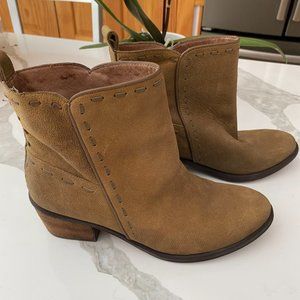 Donald Pliner Leather Booties- contrast stitching
